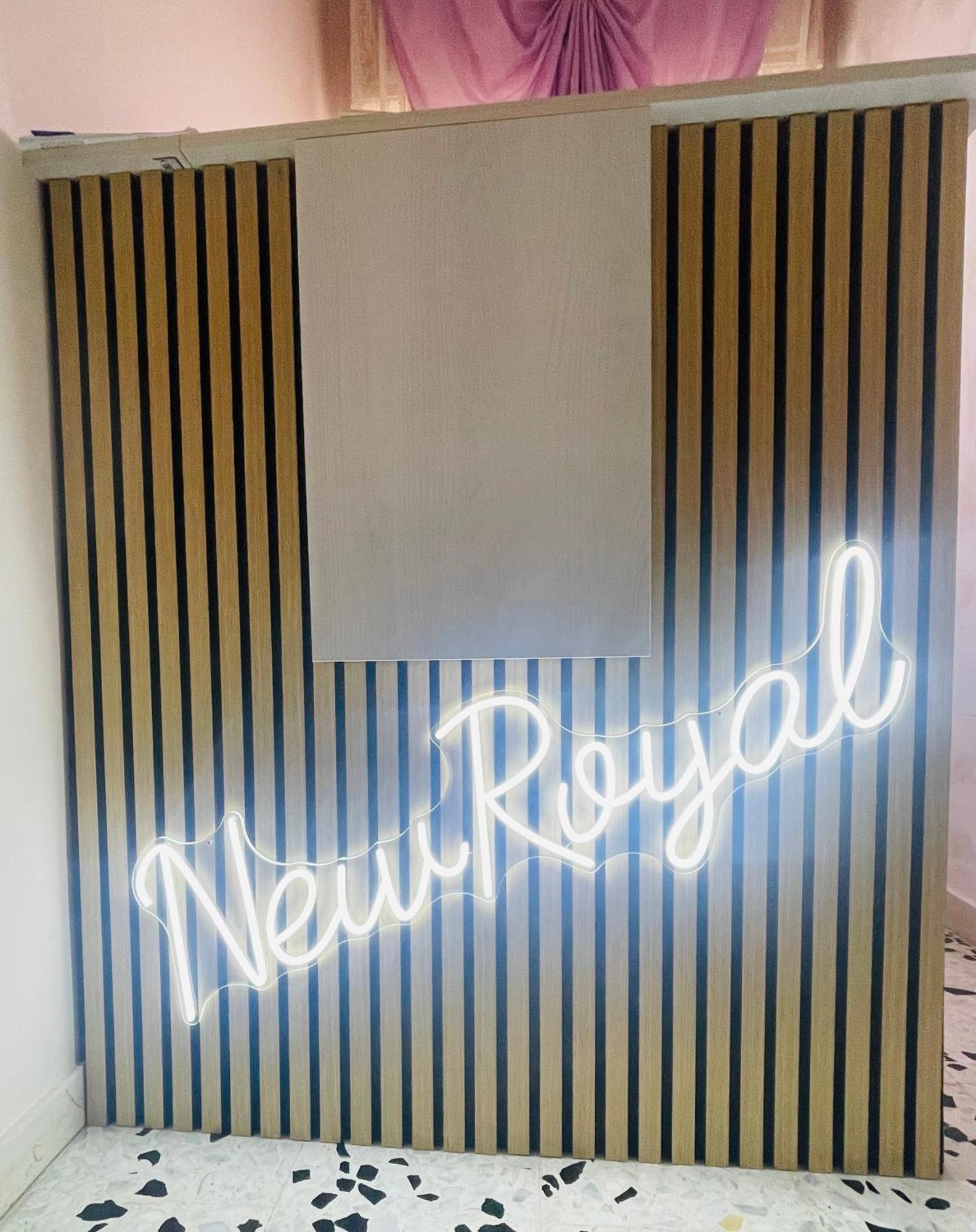مبيت وإفطار أَجيرولا New Royal المظهر الخارجي الصورة